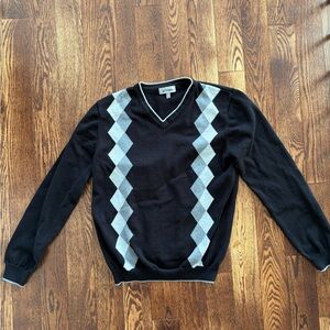 Men’s Le Chateau V neck in medium